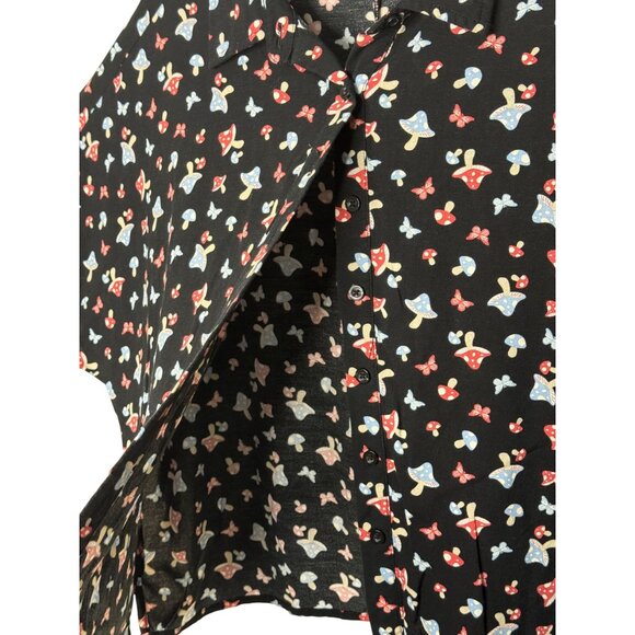 Hot Topic Oversized Boxy Fit Button Up Top Allover Novelty Print Mushrooms Sz. M - Picture 3 of 7